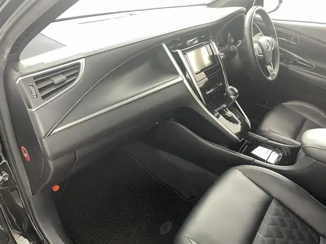 トヨタ ハリアー エレガンス 福島県 2018(平30)年 6.5万km ブラック トヨタセーフティセンス/・レーンディパーテャーアラート/・プリクラッシュセーフティ/・インテリジェントクリアランスソナー/純正7インチナビ/・型番;NSZT-W68T/・フルセグ/TV/DVD/CD/BT/SD/AM/FM/バックカメラ/追従走行付きクルーズコントロール/LEDオートライト/・フォグランプ/・オートマチックハイビーム/ハーフレザーシート/・パワーシート/純正アルミホイール付きサマータイヤ/アイドリングストップ/電動格納ミラー/・ウィンカーミラー/電子パーキング/・ブレーキホールド/プッシュスタート/・スマートキー