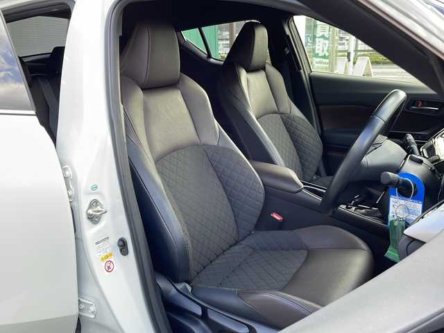 トヨタ Ｃ－ＨＲ G LEDエディション 京都府 2018(平30)年 4.8万km ブラック/ホワイトパールクリスタルシャイン 2トーン モデリスタエアロ　純正９インチナビ　Ｂｌｕｅｔｏｏｔｈオーディオ　ＤＶＤ再生　フルセグ　バックカメラ　レーダークルーズ　ブラインドスポットモニター　クリアランスソナー　社外１９インチアルミ　ＥＴＣ