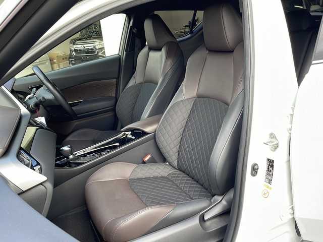 トヨタ Ｃ－ＨＲ G LEDエディション 京都府 2018(平30)年 4.8万km ブラック/ホワイトパールクリスタルシャイン 2トーン モデリスタエアロ　純正９インチナビ　Ｂｌｕｅｔｏｏｔｈオーディオ　ＤＶＤ再生　フルセグ　バックカメラ　レーダークルーズ　ブラインドスポットモニター　クリアランスソナー　社外１９インチアルミ　ＥＴＣ