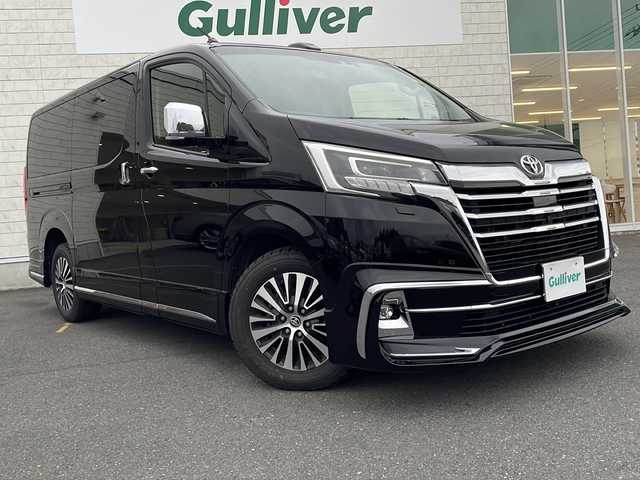 トヨタ グランエース プレミアム 茨城県 2020(令2)年 6.2万km ブラック トヨタセーフティセンス/アクティブクルーズコントロール/ステアリングスイッチ/純正ナビ　フルセグ/BT/AM/FM/アラウンドビューモニター/全席パワーシート/レザーシート/両側パワースライド/後席モニター/シートヒーター/オットマン/オートハイビーム/LEDオートライト/純正フロアマット/純正アルミホイール/USBポート/ブラインドスポット/ドラレコ//スマートキー/ETC