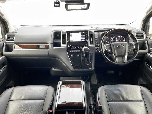 トヨタ グランエース プレミアム 茨城県 2020(令2)年 6.2万km ブラック トヨタセーフティセンス/アクティブクルーズコントロール/ステアリングスイッチ/純正ナビ　フルセグ/BT/AM/FM/アラウンドビューモニター/全席パワーシート/レザーシート/両側パワースライド/後席モニター/シートヒーター/オットマン/オートハイビーム/LEDオートライト/純正フロアマット/純正アルミホイール/USBポート/ブラインドスポット/ドラレコ//スマートキー/ETC