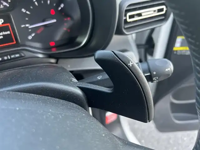 シトロエン ベルランゴ シャイン XTRパック 滋賀県 2021(令3)年 4万km ブランバンキーズ 純正ナビ/BTオーディオ/フルセグTV/AppleCarPlay／AndroidAuto/USB入力端子/iPod／AUX/全方位カメラ/インテリジェンスミラー/ETC/ドライブレコーダー/MTモード付き/ブラインドスポットモニター/パノラマルーフ/ヘッドライトレベライザー/ドアバイザー