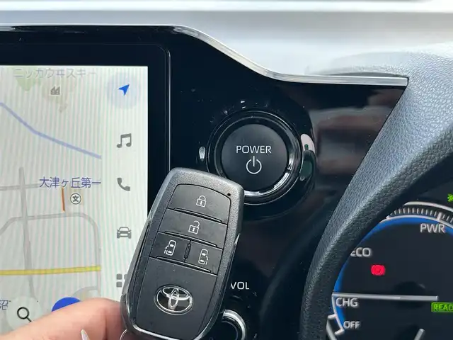 トヨタ ノア ハイブリッド S－G 千葉県 2023(令5)年 2.3万km ホワイトパールクリスタルシャイン ワンオーナー/禁煙車/１０．５インチディスプレイオーディオ/ＨＤＭＩ/パノラミックビューモニター/両側パワースライド/ビルトインＥＴＣ２．０/コーナーセンサー/トヨタセーフティセンス/レーダークルーズコントロール/オートハイビーム/純正フロアマット