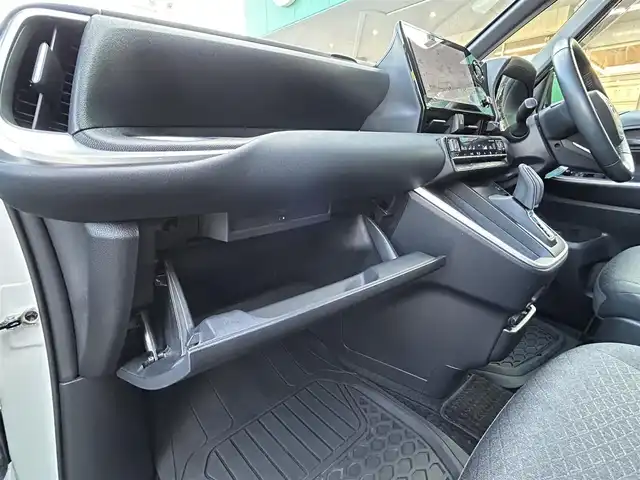 トヨタ ノア ハイブリッド S－G 千葉県 2023(令5)年 2.3万km ホワイトパールクリスタルシャイン ワンオーナー/禁煙車/１０．５インチディスプレイオーディオ/ＨＤＭＩ/パノラミックビューモニター/両側パワースライド/ビルトインＥＴＣ２．０/コーナーセンサー/トヨタセーフティセンス/レーダークルーズコントロール/オートハイビーム/純正フロアマット