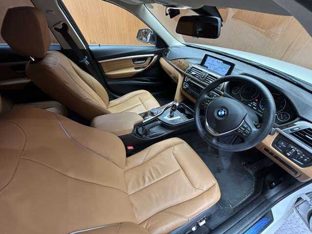 ＢＭＷ ３２０ｄ ツーリング ラグジュアリー 千葉県 2018(平30)年 2万km ミネラルホワイト ＡＣＣ　/純正ナビ　/バックカメラ　/ＰＤＣ　/レザーシート　/シートヒーター　/メモリーパワーシート　/ＢＳＭ　/レーンアシスト　/ＬＥＤヘッドライト　/オートライト　/電動リアゲート　/ドライブレコーダー　/ＥＴＣ