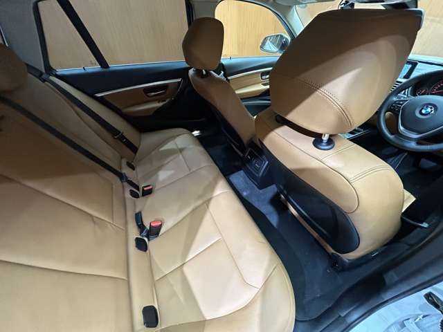 ＢＭＷ ３２０ｄ ツーリング ラグジュアリー 千葉県 2018(平30)年 2万km ミネラルホワイト ＡＣＣ　/純正ナビ　/バックカメラ　/ＰＤＣ　/レザーシート　/シートヒーター　/メモリーパワーシート　/ＢＳＭ　/レーンアシスト　/ＬＥＤヘッドライト　/オートライト　/電動リアゲート　/ドライブレコーダー　/ＥＴＣ