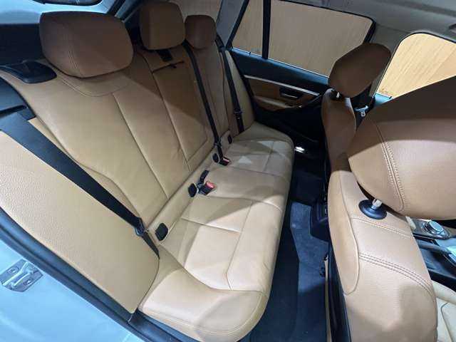 ＢＭＷ ３２０ｄ ツーリング ラグジュアリー 千葉県 2018(平30)年 2万km ミネラルホワイト ＡＣＣ　/純正ナビ　/バックカメラ　/ＰＤＣ　/レザーシート　/シートヒーター　/メモリーパワーシート　/ＢＳＭ　/レーンアシスト　/ＬＥＤヘッドライト　/オートライト　/電動リアゲート　/ドライブレコーダー　/ＥＴＣ