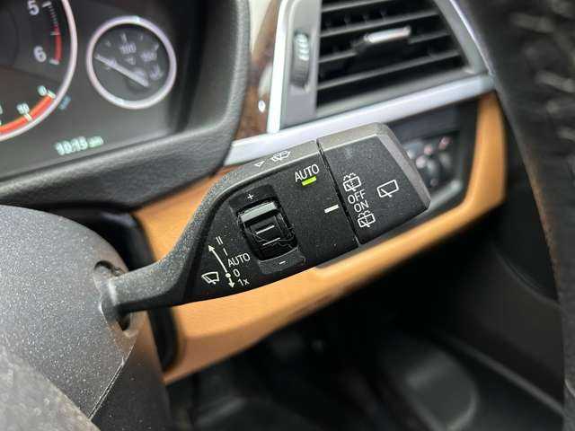 ＢＭＷ ３２０ｄ ツーリング ラグジュアリー 千葉県 2018(平30)年 2万km ミネラルホワイト ＡＣＣ　/純正ナビ　/バックカメラ　/ＰＤＣ　/レザーシート　/シートヒーター　/メモリーパワーシート　/ＢＳＭ　/レーンアシスト　/ＬＥＤヘッドライト　/オートライト　/電動リアゲート　/ドライブレコーダー　/ＥＴＣ