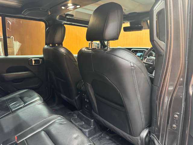 クライスラー・ジープ ジープ ラングラー アンリミテッド サハラ 千葉県 2019(令1)年 5.5万km グラナイトクリスタルメタリッククリアコート レザーパッケージ　/ACC　/ナビ　/TV　/Bカメラ　/Bluetooth接続　/シートヒーター　/ステアリングヒーター　/LEDヘッドライト　/オートライト　/純正18インチAW　/ワンオーナー　/衝突軽減B　/ETC