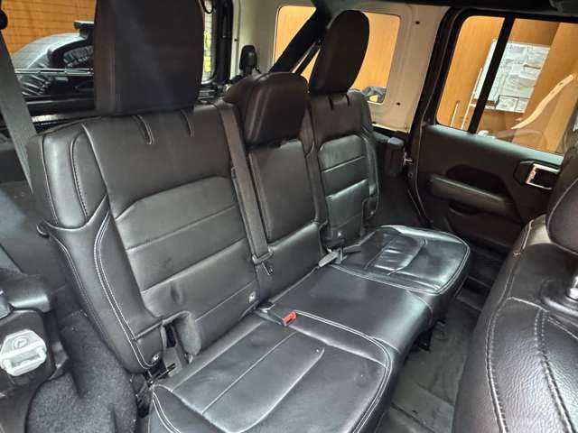 クライスラー・ジープ ジープ ラングラー アンリミテッド サハラ 千葉県 2019(令1)年 5.5万km グラナイトクリスタルメタリッククリアコート レザーパッケージ　/ACC　/ナビ　/TV　/Bカメラ　/Bluetooth接続　/シートヒーター　/ステアリングヒーター　/LEDヘッドライト　/オートライト　/純正18インチAW　/ワンオーナー　/衝突軽減B　/ETC