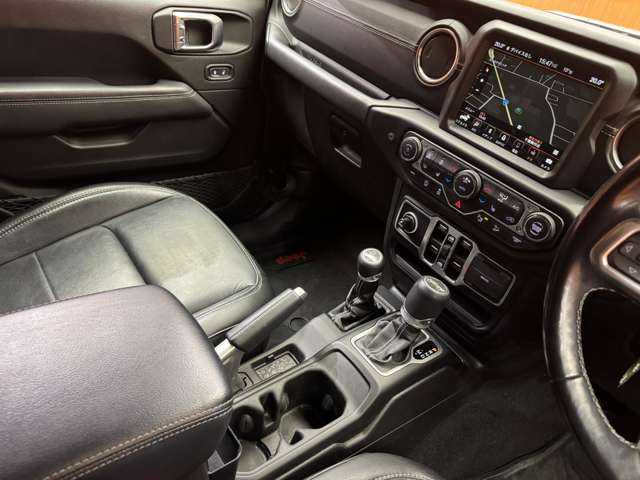 クライスラー・ジープ ジープ ラングラー アンリミテッド サハラ 千葉県 2019(令1)年 5.5万km グラナイトクリスタルメタリッククリアコート レザーパッケージ　/ACC　/ナビ　/TV　/Bカメラ　/Bluetooth接続　/シートヒーター　/ステアリングヒーター　/LEDヘッドライト　/オートライト　/純正18インチAW　/ワンオーナー　/衝突軽減B　/ETC