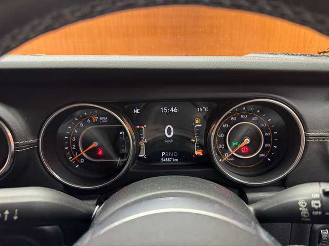 クライスラー・ジープ ジープ ラングラー アンリミテッド サハラ 千葉県 2019(令1)年 5.5万km グラナイトクリスタルメタリッククリアコート レザーパッケージ　/ACC　/ナビ　/TV　/Bカメラ　/Bluetooth接続　/シートヒーター　/ステアリングヒーター　/LEDヘッドライト　/オートライト　/純正18インチAW　/ワンオーナー　/衝突軽減B　/ETC