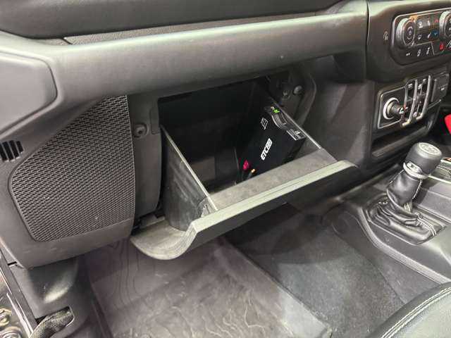 クライスラー・ジープ ジープ ラングラー アンリミテッド サハラ 千葉県 2019(令1)年 5.5万km グラナイトクリスタルメタリッククリアコート レザーパッケージ　/ACC　/ナビ　/TV　/Bカメラ　/Bluetooth接続　/シートヒーター　/ステアリングヒーター　/LEDヘッドライト　/オートライト　/純正18インチAW　/ワンオーナー　/衝突軽減B　/ETC