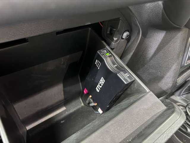 クライスラー・ジープ ジープ ラングラー アンリミテッド サハラ 千葉県 2019(令1)年 5.5万km グラナイトクリスタルメタリッククリアコート レザーパッケージ　/ACC　/ナビ　/TV　/Bカメラ　/Bluetooth接続　/シートヒーター　/ステアリングヒーター　/LEDヘッドライト　/オートライト　/純正18インチAW　/ワンオーナー　/衝突軽減B　/ETC