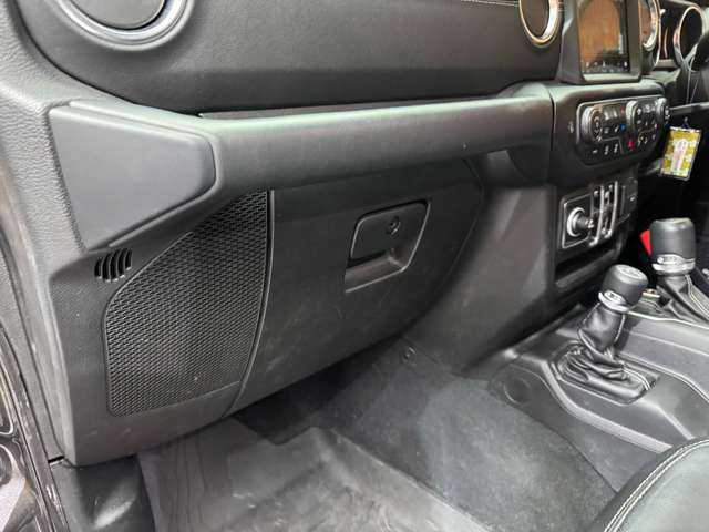 クライスラー・ジープ ジープ ラングラー アンリミテッド サハラ 千葉県 2019(令1)年 5.5万km グラナイトクリスタルメタリッククリアコート レザーパッケージ　/ACC　/ナビ　/TV　/Bカメラ　/Bluetooth接続　/シートヒーター　/ステアリングヒーター　/LEDヘッドライト　/オートライト　/純正18インチAW　/ワンオーナー　/衝突軽減B　/ETC