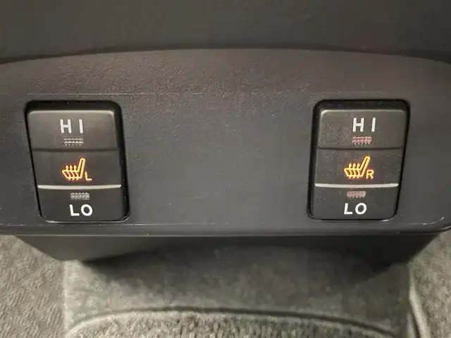 トヨタ シエンタ ハイブリッド G クエロ 愛知県 2018(平30)年 7万km ホワイトパールクリスタルシャイン 純正ナビ　フルセグＴＶ　バックカメラ　シートヒーター　両側パワスラ　ハーフレザー　純正１５インチアルミ　ＥＴＣ　純正ドラレコ　セーフティセンス　衝突軽減　オートハイビーム　ＬＥＤライト　フォグ　禁煙車　TVキャン