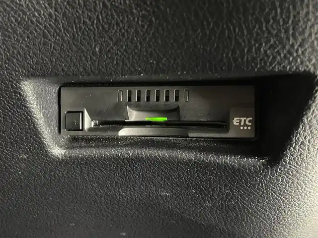 トヨタ シエンタ ハイブリッド G クエロ 愛知県 2018(平30)年 7万km ホワイトパールクリスタルシャイン 純正ナビ　フルセグＴＶ　バックカメラ　シートヒーター　両側パワスラ　ハーフレザー　純正１５インチアルミ　ＥＴＣ　純正ドラレコ　セーフティセンス　衝突軽減　オートハイビーム　ＬＥＤライト　フォグ　禁煙車　TVキャン