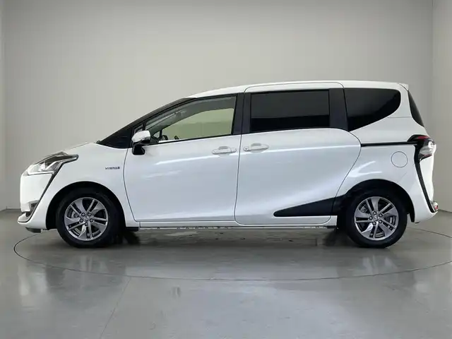 トヨタ シエンタ ハイブリッド G クエロ 愛知県 2018(平30)年 7万km ホワイトパールクリスタルシャイン 純正ナビ　フルセグＴＶ　バックカメラ　シートヒーター　両側パワスラ　ハーフレザー　純正１５インチアルミ　ＥＴＣ　純正ドラレコ　セーフティセンス　衝突軽減　オートハイビーム　ＬＥＤライト　フォグ　禁煙車　TVキャン