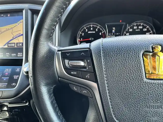 トヨタ クラウン アスリート S-T 愛知県 2016(平28)年 4.3万km プレシャスシルバー 登録時走行距離　43020km/ワンオーナー/取扱説明書/保証書/純正ナビ/(Bluetooth/AM/FM/USB/CD/DVD)/バックカメラ/レーダークルーズコントロール/エアロ（AIMGAIN）/パドルシフト/パワーシート（DN席）/横滑り防止装置/コーナーセンサー/盗難防止装置/衝突軽減システム/スマートキー/スペアキー/純正フロアマット/ビルドインETC/純正アルミ１８インチ