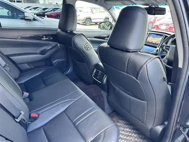 トヨタ クラウン アスリート S-T 愛知県 2016(平28)年 4.3万km プレシャスシルバー 登録時走行距離　43020km/ワンオーナー/取扱説明書/保証書/純正ナビ/(Bluetooth/AM/FM/USB/CD/DVD)/バックカメラ/レーダークルーズコントロール/エアロ（AIMGAIN）/パドルシフト/パワーシート（DN席）/横滑り防止装置/コーナーセンサー/盗難防止装置/衝突軽減システム/スマートキー/スペアキー/純正フロアマット/ビルドインETC/純正アルミ１８インチ