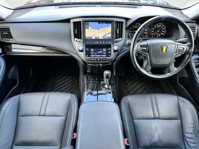 トヨタ クラウン アスリート S-T 愛知県 2016(平28)年 4.3万km プレシャスシルバー 登録時走行距離　43020km/ワンオーナー/取扱説明書/保証書/純正ナビ/(Bluetooth/AM/FM/USB/CD/DVD)/バックカメラ/レーダークルーズコントロール/エアロ（AIMGAIN）/パドルシフト/パワーシート（DN席）/横滑り防止装置/コーナーセンサー/盗難防止装置/衝突軽減システム/スマートキー/スペアキー/純正フロアマット/ビルドインETC/純正アルミ１８インチ