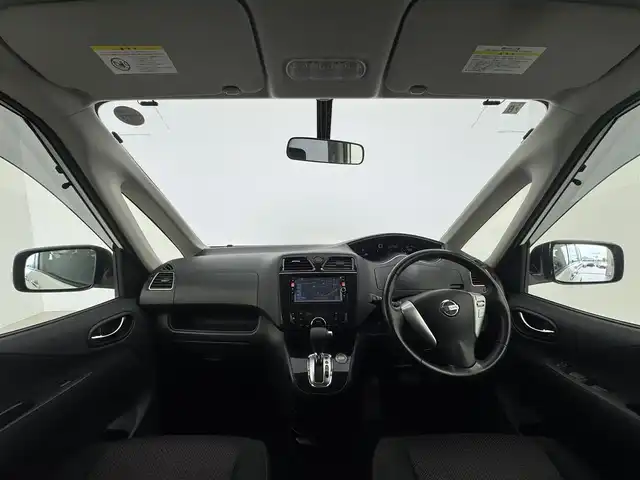 日産 セレナ ハイウェイスター Sハイブリッド 愛知県 2012(平24)年 8.7万km ブリリアントホワイトパール 純正ナビ/（フルセグ／ＢＴ／ＣＤ／ＤＶＤ）/クルーズコントロール/両側パワースライドドア/横滑り防止装置/純正マット/純正ＡＷ/オートライト/プッシュスタート/スマートキー/三列シート