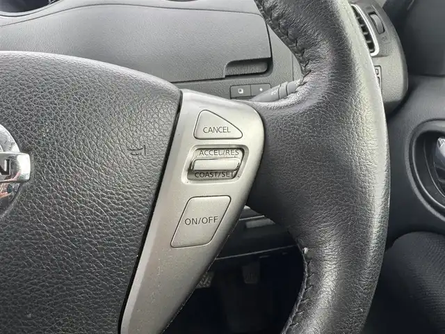 日産 セレナ ハイウェイスター Sハイブリッド 愛知県 2012(平24)年 8.7万km ブリリアントホワイトパール 純正ナビ/（フルセグ／ＢＴ／ＣＤ／ＤＶＤ）/クルーズコントロール/両側パワースライドドア/横滑り防止装置/純正マット/純正ＡＷ/オートライト/プッシュスタート/スマートキー/三列シート
