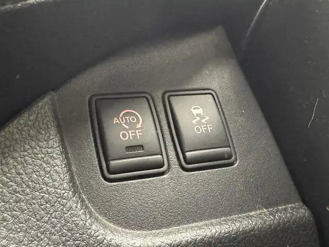 日産 セレナ ハイウェイスター Sハイブリッド 愛知県 2012(平24)年 8.7万km ブリリアントホワイトパール 純正ナビ/（フルセグ／ＢＴ／ＣＤ／ＤＶＤ）/クルーズコントロール/両側パワースライドドア/横滑り防止装置/純正マット/純正ＡＷ/オートライト/プッシュスタート/スマートキー/三列シート