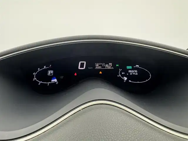 日産 セレナ ハイウェイスター Sハイブリッド 愛知県 2012(平24)年 8.7万km ブリリアントホワイトパール 純正ナビ/（フルセグ／ＢＴ／ＣＤ／ＤＶＤ）/クルーズコントロール/両側パワースライドドア/横滑り防止装置/純正マット/純正ＡＷ/オートライト/プッシュスタート/スマートキー/三列シート