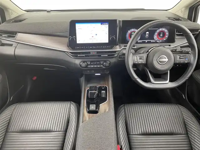 日産 オーラ G FOUR レザーエディション 埼玉県 2022(令4)年 2.6万km ピュアホワイトパール / スーパーブラック 2トーン BOSEサウンド/純正ナビ/　(フルセグ・AM・FM・Bluetooth)/全方位支援システム/アラウンドビューモニター/インテリジェントルームミラー/インテリジェントエマージェンシーブレーキ/プロパイロット/標識検知支援/ルート減速支援/ステアリングヒーター/ビルトインETC2.0/クルーズコントロール/純正アルミホイール１７インチ/前方ドライブレコーダー/純正フロアマット