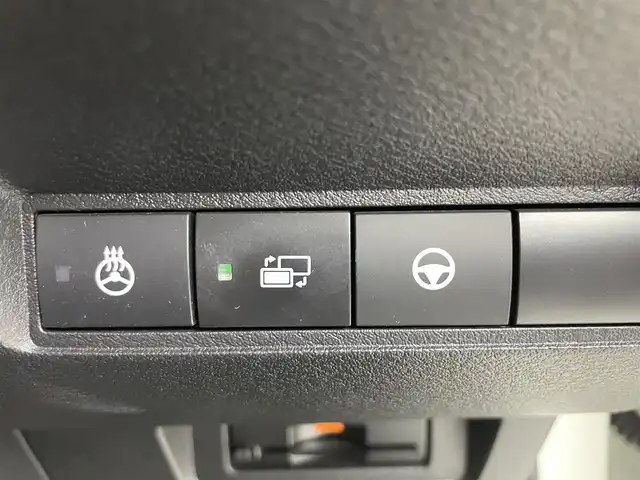 日産 オーラ G FOUR レザーエディション 埼玉県 2022(令4)年 2.6万km ピュアホワイトパール / スーパーブラック 2トーン BOSEサウンド/純正ナビ/　(フルセグ・AM・FM・Bluetooth)/全方位支援システム/アラウンドビューモニター/インテリジェントルームミラー/インテリジェントエマージェンシーブレーキ/プロパイロット/標識検知支援/ルート減速支援/ステアリングヒーター/ビルトインETC2.0/クルーズコントロール/純正アルミホイール１７インチ/前方ドライブレコーダー/純正フロアマット