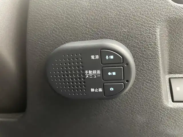 日産 オーラ G FOUR レザーエディション 埼玉県 2022(令4)年 2.6万km ピュアホワイトパール / スーパーブラック 2トーン BOSEサウンド/純正ナビ/　(フルセグ・AM・FM・Bluetooth)/全方位支援システム/アラウンドビューモニター/インテリジェントルームミラー/インテリジェントエマージェンシーブレーキ/プロパイロット/標識検知支援/ルート減速支援/ステアリングヒーター/ビルトインETC2.0/クルーズコントロール/純正アルミホイール１７インチ/前方ドライブレコーダー/純正フロアマット