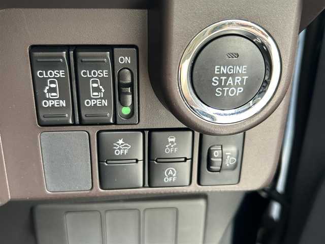 トヨタ ルーミー G 埼玉県 2018(平30)年 1万km レーザーブルークリスタルシャイン ワンオーナー/福祉車両ウェルキャブ車/　助手席リフトアップシート車　Ａタイプ/スマートアシストII/　・衝突警報機能（対車両・歩行者）/　・衝突回避支援ブレーキ機能（対車両）/　・誤発信抑制制御機能/　・後方誤発進抑制制御機能/　・車線逸脱警報機能　/　・先行者発進お知らせ機能/純正SDナビ　（NSZT-W66T）/　DTV/CD/DVD/BT/SD/SDREC/バックカメラ/両側パワースライドドア/クルーズコントロール/ビークルスタビリティコントロール（VSC）/トラクションコントロール（TRC）/Stop&Start System/ヒルスタートアシストコントロール/純正前方ドライブレコーダー　（DRT-H66A）/スマートキー/スペアキ