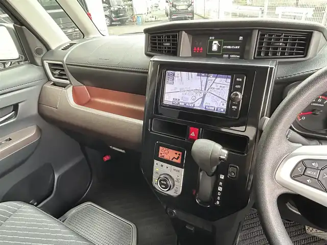 トヨタ ルーミー G 埼玉県 2018(平30)年 1万km レーザーブルークリスタルシャイン ワンオーナー/福祉車両ウェルキャブ車/　助手席リフトアップシート車　Ａタイプ/スマートアシストII/　・衝突警報機能（対車両・歩行者）/　・衝突回避支援ブレーキ機能（対車両）/　・誤発信抑制制御機能/　・後方誤発進抑制制御機能/　・車線逸脱警報機能　/　・先行者発進お知らせ機能/純正SDナビ　（NSZT-W66T）/　DTV/CD/DVD/BT/SD/SDREC/バックカメラ/両側パワースライドドア/クルーズコントロール/ビークルスタビリティコントロール（VSC）/トラクションコントロール（TRC）/Stop&Start System/ヒルスタートアシストコントロール/純正前方ドライブレコーダー　（DRT-H66A）/スマートキー/スペアキ