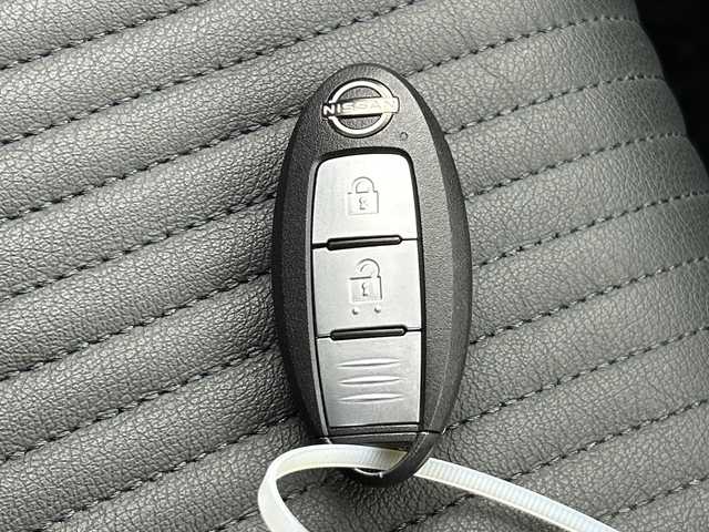 日産 オーラ G レザーエディション 愛知県 2021(令3)年 2.5万km オーロラフレアブルーパール 純正ナビ/・Bluetooth/・USB/・CD/DVD/・フルセグテレビ/アラウンドビューモニター/デジタルインナーミラー/衝突軽減ブレーキ/レーンキープアシスト/ブラインドスポットモニター/ステアリングスイッチ/フォグランプ/前後コーナーセンサー/LEDヘッドライト