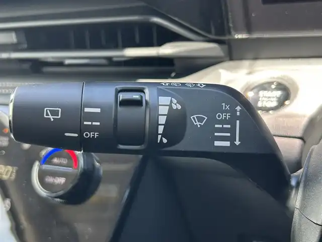 日産 セレナ ハイウェイスター V 兵庫県 2024(令6)年 0.5万km パール アラウンドビューモニター　/プロパイロット　/両側パワースライドドア　/デジタルインナーミラー　/社外メモリナビ　/Ｂｌｕｅｔｏｏｔｈ接続　/社外メモリナビ　/スマートキー　/ＣＤ／ＤＶＤ　/純正アルミホイル/前席シートヒーター