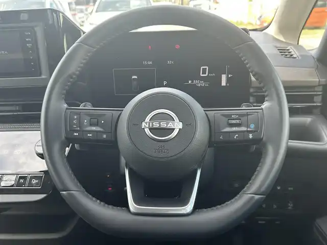 日産 セレナ ハイウェイスター V 兵庫県 2024(令6)年 0.5万km パール アラウンドビューモニター　/プロパイロット　/両側パワースライドドア　/デジタルインナーミラー　/社外メモリナビ　/Ｂｌｕｅｔｏｏｔｈ接続　/社外メモリナビ　/スマートキー　/ＣＤ／ＤＶＤ　/純正アルミホイル/前席シートヒーター