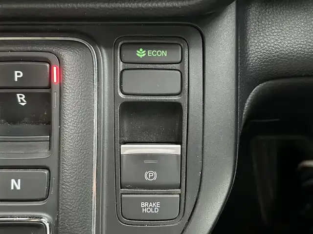 ホンダ ステップワゴン eHEV エアー 宮城県 2022(令4)年 5.2万km クリスタルブラックパール 登録時走行距離51970km/純正ナビ/FM・AM・TV・Bluetooth/両側パワースライドドア/バックカメラ/衝突軽減システム/レーンキープアシスト/クルーズコントロール（追従走行あり）/コーナーセンサー（前後）/プッシュスタート/LED/ビルトインETC/純正アルミホイール/純正フロアマット/後席スモーク/電子制御シフト/ヘッドライトレベライザー/ドアバイザー/ウインカーミラー