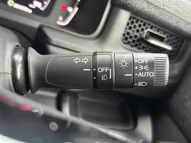 ホンダ ステップワゴン eHEV エアー 宮城県 2022(令4)年 5.2万km クリスタルブラックパール 登録時走行距離51970km/純正ナビ/FM・AM・TV・Bluetooth/両側パワースライドドア/バックカメラ/衝突軽減システム/レーンキープアシスト/クルーズコントロール（追従走行あり）/コーナーセンサー（前後）/プッシュスタート/LED/ビルトインETC/純正アルミホイール/純正フロアマット/後席スモーク/電子制御シフト/ヘッドライトレベライザー/ドアバイザー/ウインカーミラー