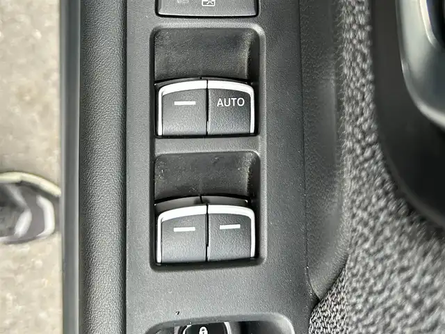 ホンダ ステップワゴン eHEV エアー 宮城県 2022(令4)年 5.2万km クリスタルブラックパール 登録時走行距離51970km/純正ナビ/FM・AM・TV・Bluetooth/両側パワースライドドア/バックカメラ/衝突軽減システム/レーンキープアシスト/クルーズコントロール（追従走行あり）/コーナーセンサー（前後）/プッシュスタート/LED/ビルトインETC/純正アルミホイール/純正フロアマット/後席スモーク/電子制御シフト/ヘッドライトレベライザー/ドアバイザー/ウインカーミラー