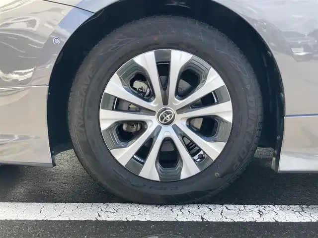 トヨタ プリウス A 静岡県 2019(令1)年 4.4万km グレーメタリック Toyota Safety Sense/社外SDナビ(CN-RE05D)/　AM FM CD DVD Bluetooth/フルセグTV/バックモニター/ビルトインETC/LEDオートヘッドランプ/モデリスタエアロ/パワーシート(運転席)/レーダークルーズコントロール/ヘッドアップディスプレイ/前後方クリアランスソナー/純正15インチアルミホイール/スマートキー2本/プッシュスタート/ドライブモードセレクト