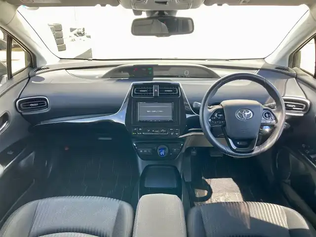 トヨタ プリウス A 静岡県 2019(令1)年 4.4万km グレーメタリック Toyota Safety Sense/社外SDナビ(CN-RE05D)/　AM FM CD DVD Bluetooth/フルセグTV/バックモニター/ビルトインETC/LEDオートヘッドランプ/モデリスタエアロ/パワーシート(運転席)/レーダークルーズコントロール/ヘッドアップディスプレイ/前後方クリアランスソナー/純正15インチアルミホイール/スマートキー2本/プッシュスタート/ドライブモードセレクト