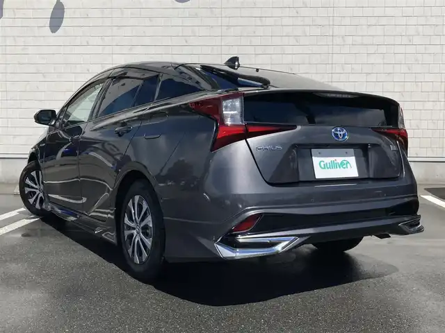 トヨタ プリウス A 静岡県 2019(令1)年 4.4万km グレーメタリック Toyota Safety Sense/社外SDナビ(CN-RE05D)/　AM FM CD DVD Bluetooth/フルセグTV/バックモニター/ビルトインETC/LEDオートヘッドランプ/モデリスタエアロ/パワーシート(運転席)/レーダークルーズコントロール/ヘッドアップディスプレイ/前後方クリアランスソナー/純正15インチアルミホイール/スマートキー2本/プッシュスタート/ドライブモードセレクト