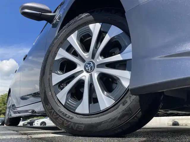トヨタ プリウス A 静岡県 2019(令1)年 4.4万km グレーメタリック Toyota Safety Sense/社外SDナビ(CN-RE05D)/　AM FM CD DVD Bluetooth/フルセグTV/バックモニター/ビルトインETC/LEDオートヘッドランプ/モデリスタエアロ/パワーシート(運転席)/レーダークルーズコントロール/ヘッドアップディスプレイ/前後方クリアランスソナー/純正15インチアルミホイール/スマートキー2本/プッシュスタート/ドライブモードセレクト