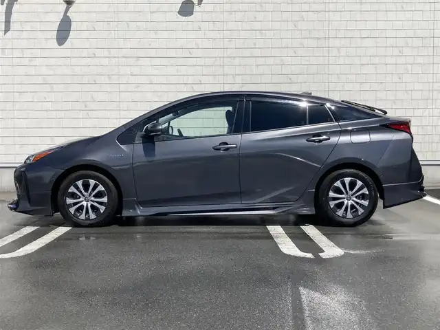 トヨタ プリウス A 静岡県 2019(令1)年 4.4万km グレーメタリック Toyota Safety Sense/社外SDナビ(CN-RE05D)/　AM FM CD DVD Bluetooth/フルセグTV/バックモニター/ビルトインETC/LEDオートヘッドランプ/モデリスタエアロ/パワーシート(運転席)/レーダークルーズコントロール/ヘッドアップディスプレイ/前後方クリアランスソナー/純正15インチアルミホイール/スマートキー2本/プッシュスタート/ドライブモードセレクト