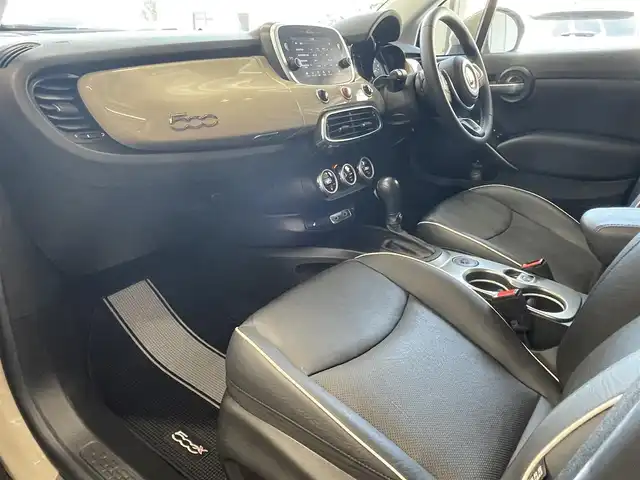 フィアット ５００Ｘ クロス 静岡県 2020(令2)年 2.5万km ベージュ ワンオーナー /セーフティドライブアシスト/軽減ブレーキACC/車線逸脱警告BSM/ディスプレイオーディオCarPlay Bluetooth/バックカメラ/ブラックレザーシート シートヒーター /パワーシート/LEDヘッドライト/前後ドライブレコーダー/ETC