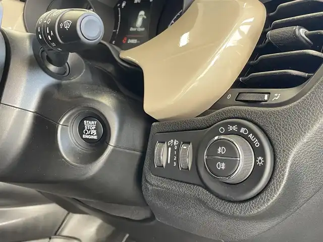 フィアット ５００Ｘ クロス 静岡県 2020(令2)年 2.5万km ベージュ ワンオーナー /セーフティドライブアシスト/軽減ブレーキACC/車線逸脱警告BSM/ディスプレイオーディオCarPlay Bluetooth/バックカメラ/ブラックレザーシート シートヒーター /パワーシート/LEDヘッドライト/前後ドライブレコーダー/ETC