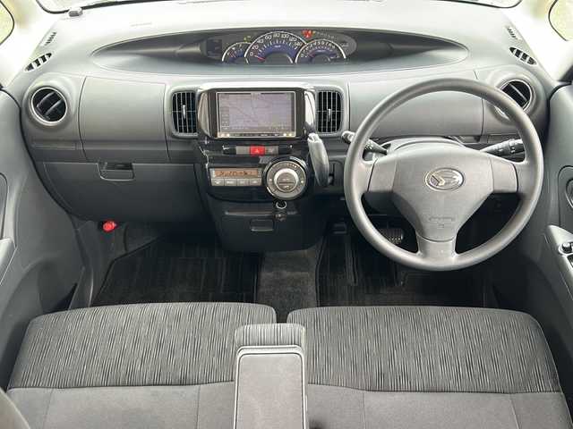 ダイハツ タント カスタム X スペシャル 静岡県 2013(平25)年 8.1万km パールホワイトⅢ 社外ナビ/・Bluetooth/CD/DVD/AUX/フルセグTV/　ラジオ/主要装備/・片側パワースライドドア/・アイドリングストップ/・純正フロアマット/・純正アルミホイール/・キセノンヘッドライト/・フォグランプ/・リモコンキー/・パワーウィンドウ（運転席オート）