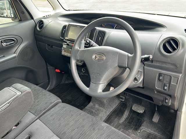 ダイハツ タント カスタム X スペシャル 静岡県 2013(平25)年 8.1万km パールホワイトⅢ 社外ナビ/・Bluetooth/CD/DVD/AUX/フルセグTV/　ラジオ/主要装備/・片側パワースライドドア/・アイドリングストップ/・純正フロアマット/・純正アルミホイール/・キセノンヘッドライト/・フォグランプ/・リモコンキー/・パワーウィンドウ（運転席オート）