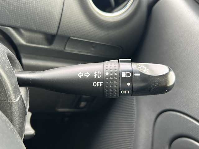 ダイハツ タント カスタム X スペシャル 静岡県 2013(平25)年 8.1万km パールホワイトⅢ 社外ナビ/・Bluetooth/CD/DVD/AUX/フルセグTV/　ラジオ/主要装備/・片側パワースライドドア/・アイドリングストップ/・純正フロアマット/・純正アルミホイール/・キセノンヘッドライト/・フォグランプ/・リモコンキー/・パワーウィンドウ（運転席オート）